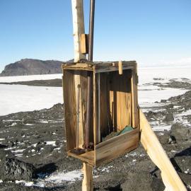 2006 Instrument shelter, Wind Vane Hill, Cape Evans (001)