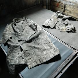 2012 Scott's 'Terra Nova' hut interior, clothing on beds, Enlisted men's space (001)
