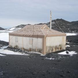 Southeast elevation of Shackleton's 'Nimrod' hut
