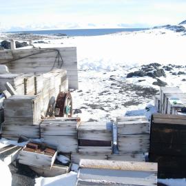 Garage on north side of Shackleton's 'Nimrod' hut (002)