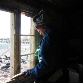 2015-16 TorbjÃ¸ern Prytz working on window (002)