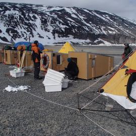 2015-16 Getting Polar Pods ready for transport (001)