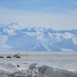 2015-16 Helicopters picking up people and gear