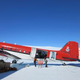 2015-16 Kenn Borek Aeroplane and cargo (001)