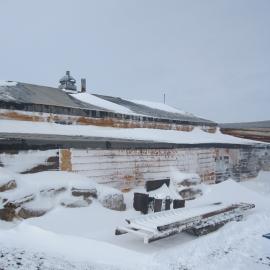 2010-11 Snow build-up around Scott's 'Terra Nova' hut, Cape Evans