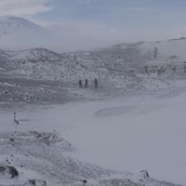 2010-11 K170 team members approach Shackleton's 'Nimrod' hut