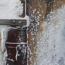 2010-11 Detail of snow build-up on the North wall, Cape Royds