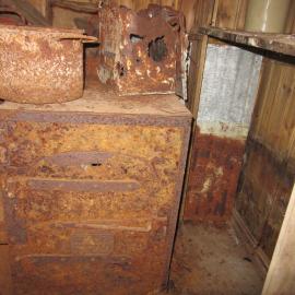 2015-16 Stove in Borchgrevink's hut (004)