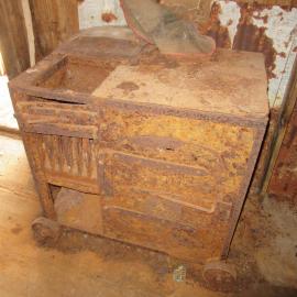 2015-16 Stove in Borchgrevink's hut (010)