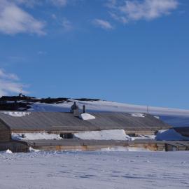 Snow build-up on Scott's 'Terra Nova' hut (006)