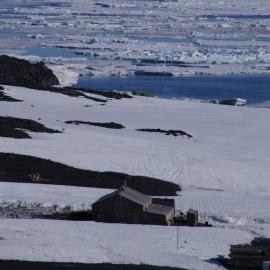 Ice break-out and Scott's 'Terra Nova' hut