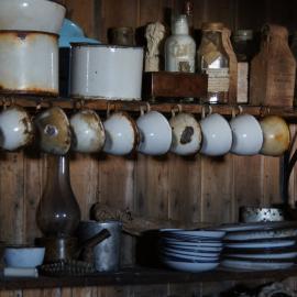 Enamel ware and foodstuffs, Scott's 'Terra Nova' hut (001)