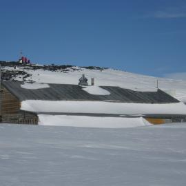 Snow build-up on Scott's 'Terra Nova' hut 