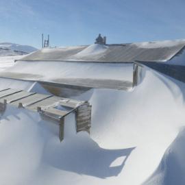 Snow build-up on Scott's 'Terra Nova' hut (004)