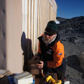 Reinstalling Venesta cases, Shackleton's 'Nimrod' hut (002)