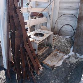 Latrine area outside Shackleton's 'Nimrod' hut (001)
