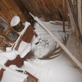 Southeast corner in Scott's 'Discovery' hut (002)