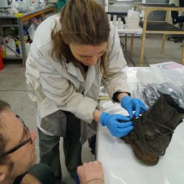 Conservator Stefanie White at work (003)