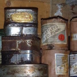 2010-11 Provisions on shelves inside Shackleton's 'Nimrod' hut