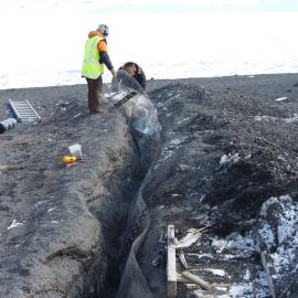 2010-11 Al Fastier and Jamie Clarke installing dam, Cape Evans