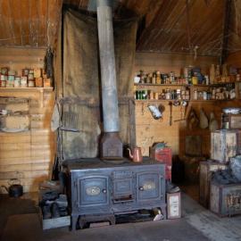 Southeast corner, Shackleton's 'Nimrod' hut