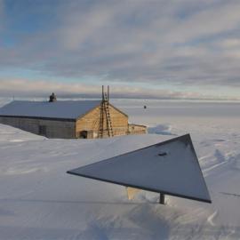 Vortex generator and Scott's 'Terra Nova' hut