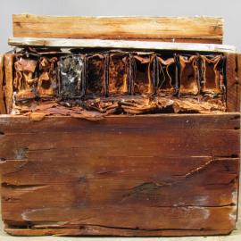 Box containing baking powder tins (001)