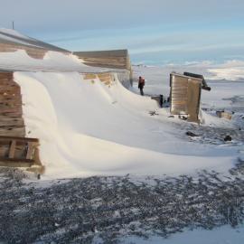 2010 Scott's 'Terra Nova' hut inspection, exterior (014)