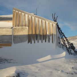 2010 Scott's 'Terra Nova' hut inspection, exterior (020)