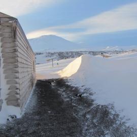 2010 Scott's 'Terra Nova' hut inspection, exterior (024)