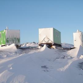 2010-11 Cape Evans field camp buildings (013)