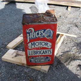 2010-11 Price's motor oil can, Cape Royds (001)