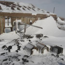 2010-11 Snow build-up around Shackleton's 'Nimrod' hut, Cape Royds (002)
