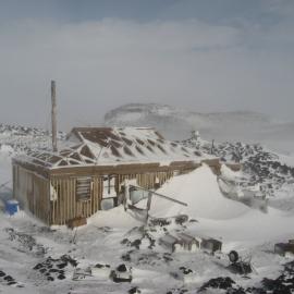 2010-11 Snow build-up around Shackleton's 'Nimrod' hut, Cape Royds (003)