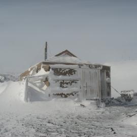 2010-11 Snow build-up around Shackleton's 'Nimrod' hut, Cape Royds (004)