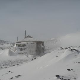 2010-11 Snow build-up around Shackleton's 'Nimrod' hut, Cape Royds (005)