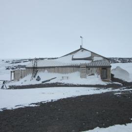 2015-16 Scott's 'Terra Nova' hut inspection, exterior (011)
