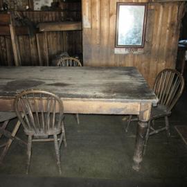2015-16 Wardroom table and chairs, Scott's 'Terra Nova' hut (001)