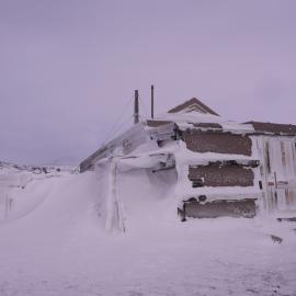 2010-11 Snow build-up at Shackleton's 'Nimrod' hut, Cape Royds