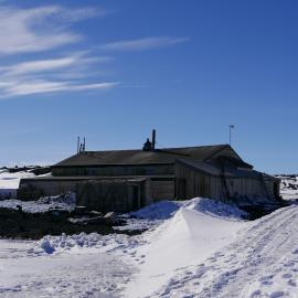 2018-19 Scott's 'Terra Nova' hut after snow removal