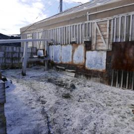 2018-19 Refitting shutters on Shackleton's 'Nimrod' hut, Cape Royds (003)