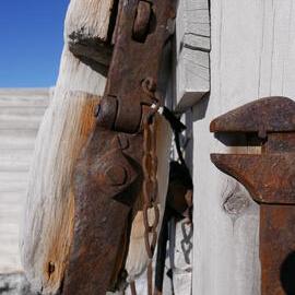 2018-19 Artefacts outside Shackleton's 'Nimrod' hut, Cape Royds