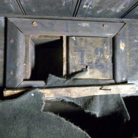 Ventilator in Scott's 'Discovery' hut (006)