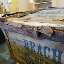 Detail of Venesta case to be repaired (001)