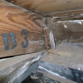 Ice ingress in Scott's 'Discovery' hut (001)