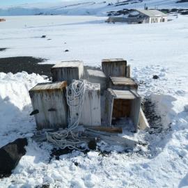 Fuel cache, Cape Evans (006)