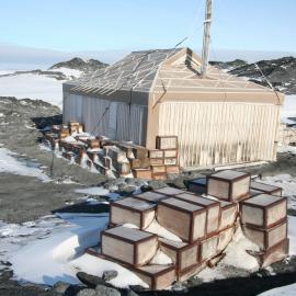 2012-13 Shackleton's 'Nimrod' hut inspection, exterior (003)