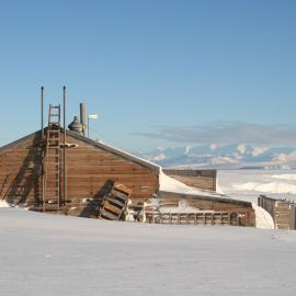 Snow build-up on Scott's 'Terra Nova' hut (003)