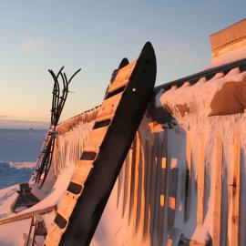 Snow build-up on Scott's 'Terra Nova' hut (008)