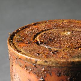 Corroded tin lid (001)